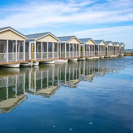 Blufin Bungalows & Marina 친커티그 외부 사진