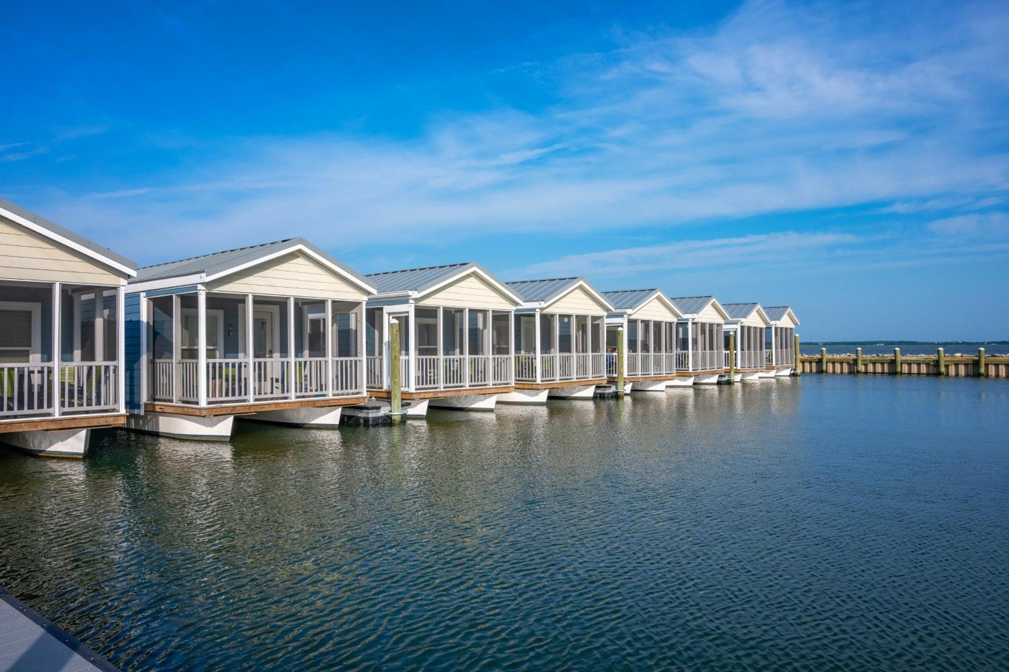 Blufin Bungalows & Marina 친커티그 외부 사진